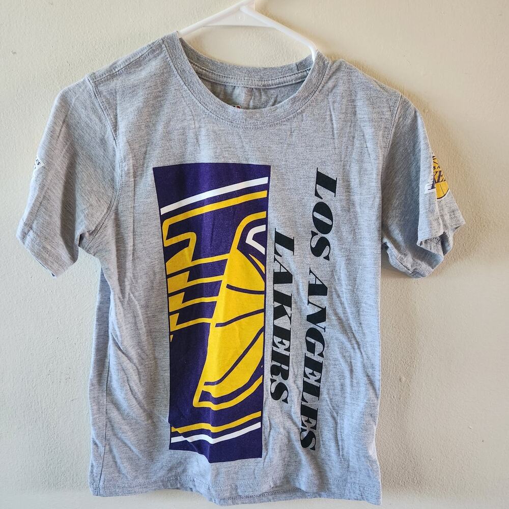 la Lakers youth T size 14-16 NBA